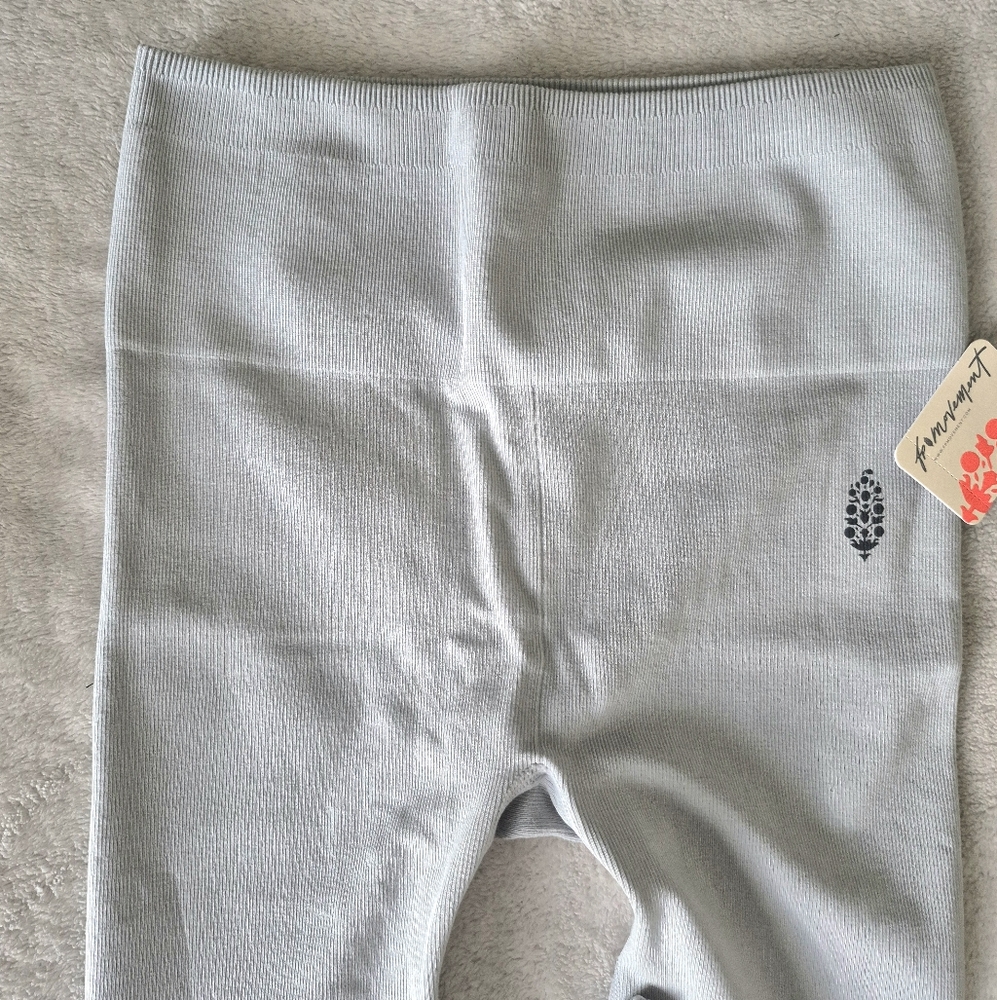 NWT- Free People Movement High-Rise Good Karma Seamless Leggings - Picture 5 of 7